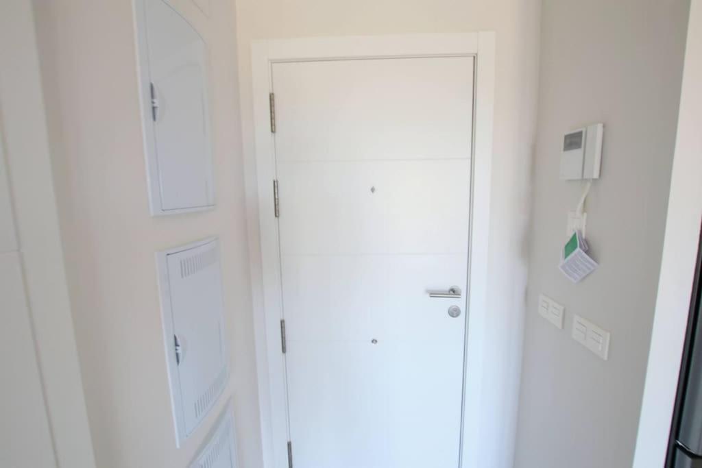 Apartamento Playa Valle Niza マラガ エクステリア 写真