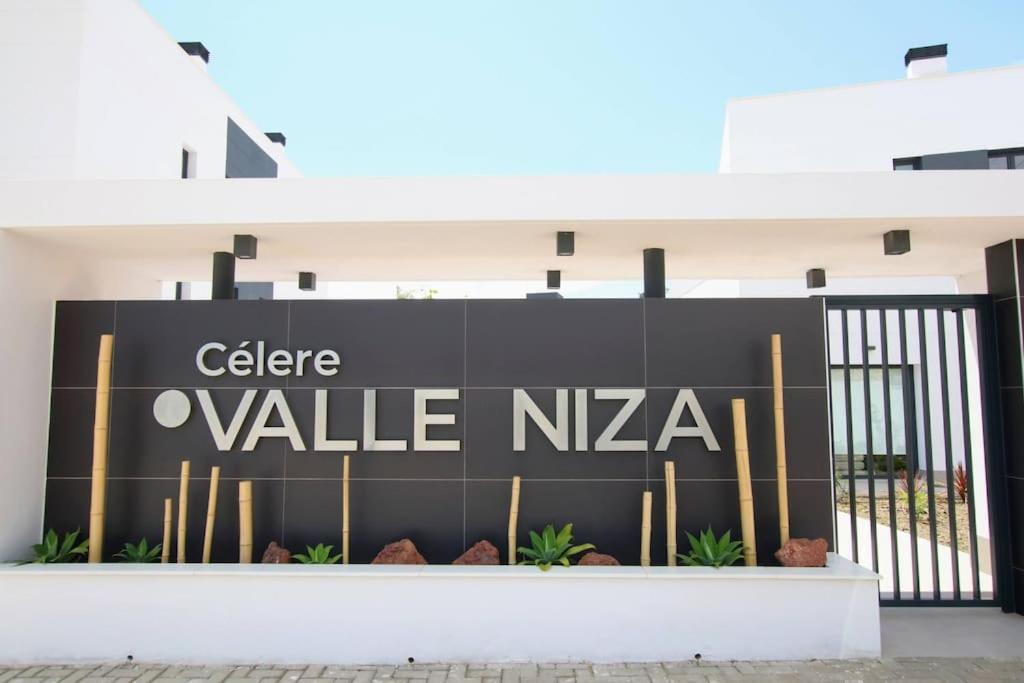 Apartamento Playa Valle Niza マラガ エクステリア 写真