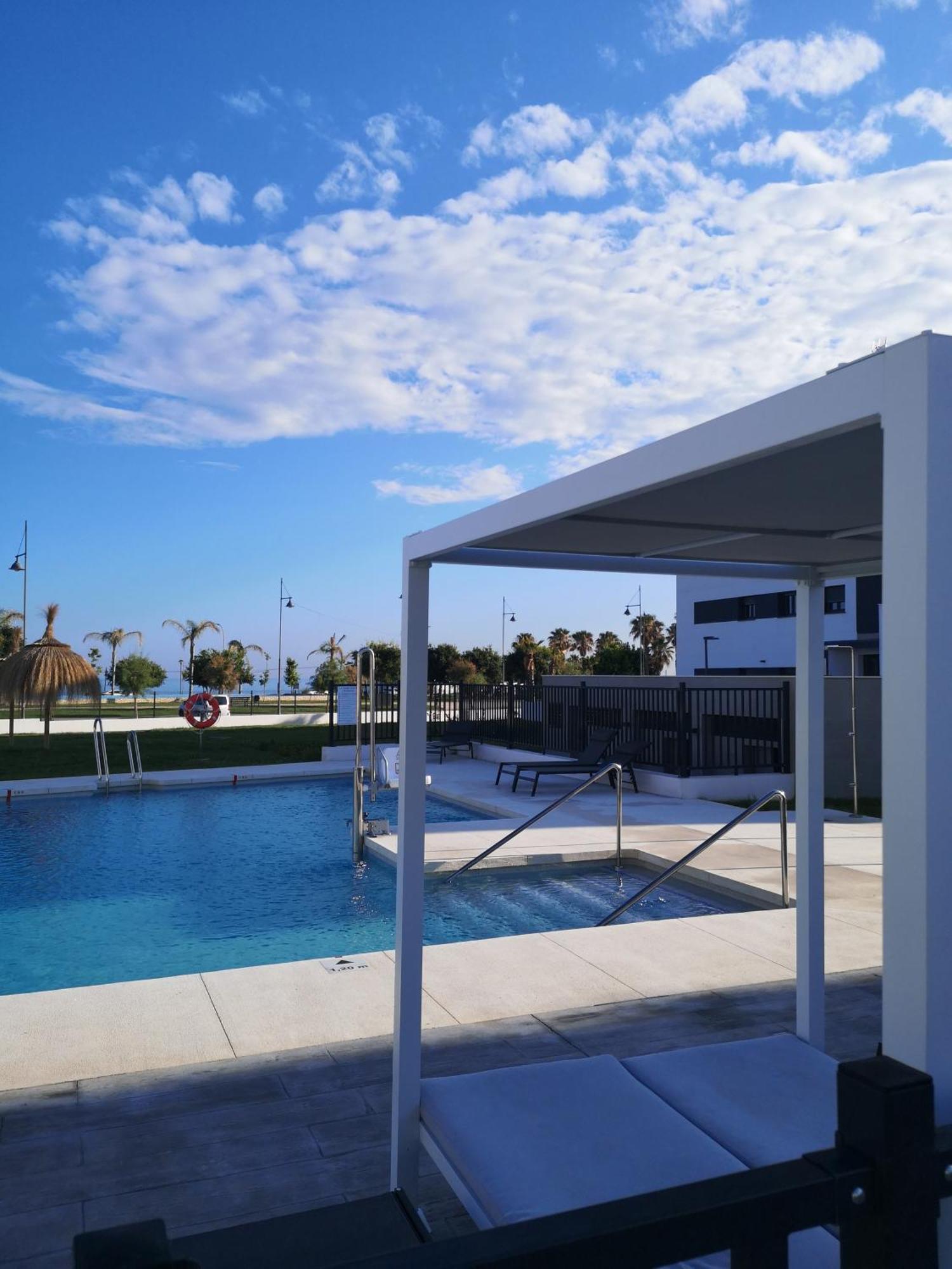Apartamento Playa Valle Niza マラガ エクステリア 写真